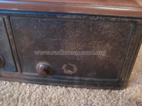 65 Table; Philco, Philadelphia (ID = 766278) Radio