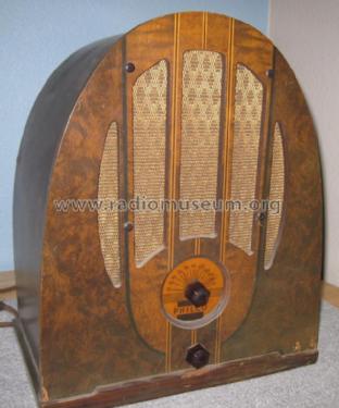 84B ; Philco, Philadelphia (ID = 870279) Radio