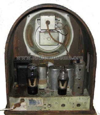 84B ; Philco, Philadelphia (ID = 545772) Radio