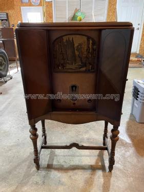 95 Highboy; Philco, Philadelphia (ID = 3071764) Radio