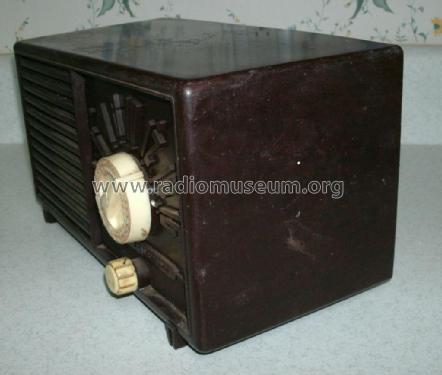 B-569 Code 121; Philco, Philadelphia (ID = 3022540) Radio