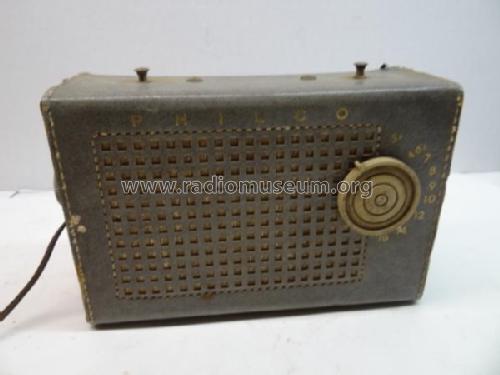 F-671 ; Philco, Philadelphia (ID = 1336735) Radio