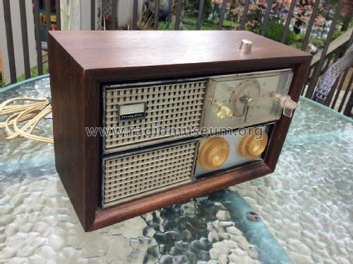 N-724 ; Philco, Philadelphia (ID = 2529336) Radio