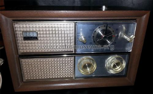 P-724 ; Philco, Philadelphia (ID = 1796308) Radio