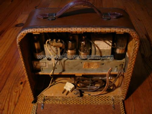 P-87; Philco, Philadelphia (ID = 697128) Radio