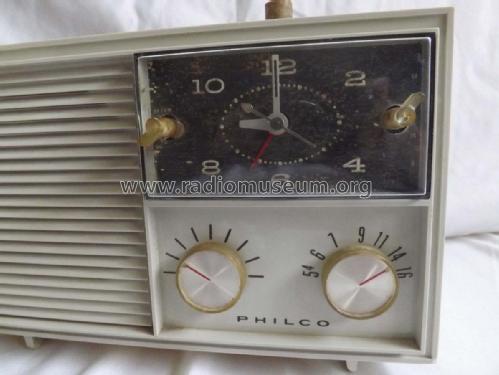 Q-702 ; Philco, Philadelphia (ID = 1797032) Radio