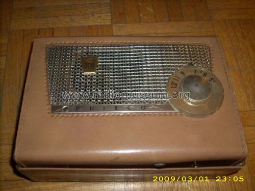 T-700 Code 124; Philco, Philadelphia (ID = 740387) Radio