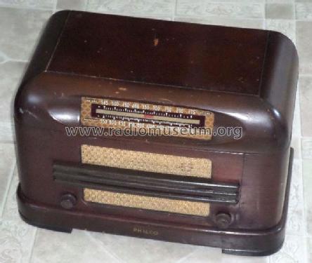 218 ; Philco Products Ltd. (ID = 2218555) Radio