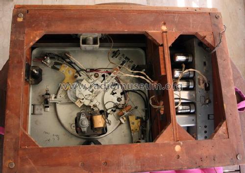 3403 Tropic Combo Code 121; Philco Products Ltd. (ID = 1233154) Radio