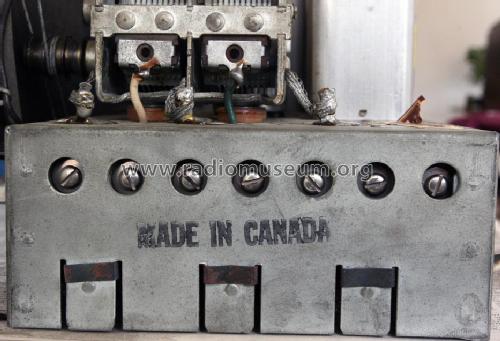 3403 Tropic Combo Code 121; Philco Products Ltd. (ID = 1233165) Radio