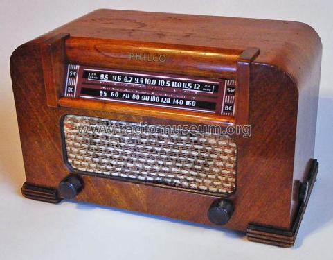 48T Code 121; Philco Products Ltd. (ID = 1089337) Radio