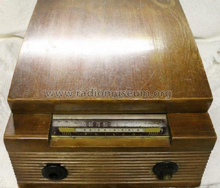 704 ; Philco Products Ltd. (ID = 1788452) Radio