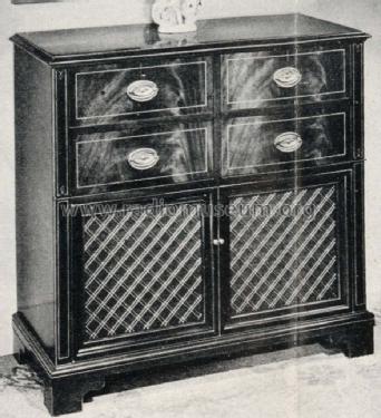 733 ; Philco Products Ltd. (ID = 1504466) Radio