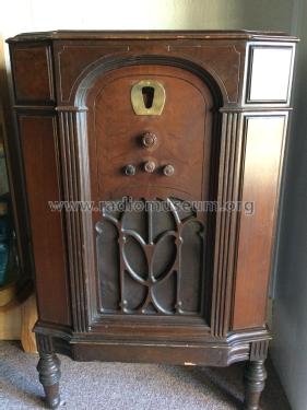 90 ; Philco Products Ltd. (ID = 2217999) Radio