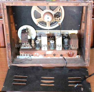 2852; Philco Radio & (ID = 1915754) Radio