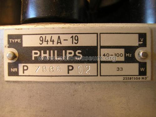 944A-19; Philips akc. spol., (ID = 1570809) Radio