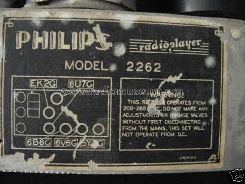 2262; Philips Australia (ID = 710350) Radio