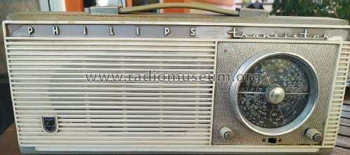 Partygoer RT1; Philips Australia (ID = 2591503) Radio