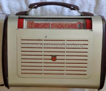 Town & Country 168; Philips Australia (ID = 3103370) Radio