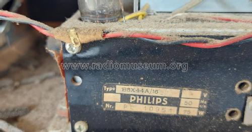 B8X44A /16; Philips Belgium (ID = 3130235) Radio