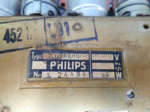 BX320A /01; Philips Belgium (ID = 2557387) Radio