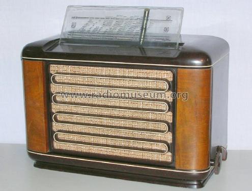 BX560A /00 /02; Philips Belgium (ID = 2859881) Radio