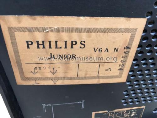 Junior V6A N; Philips Belgium (ID = 2500670) Radio