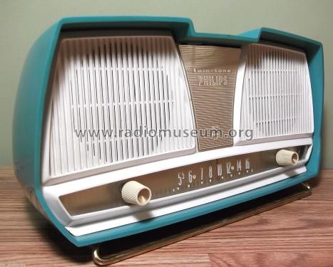 Twin-Tone B2C10U; Philips Canada (ID = 1613152) Radio