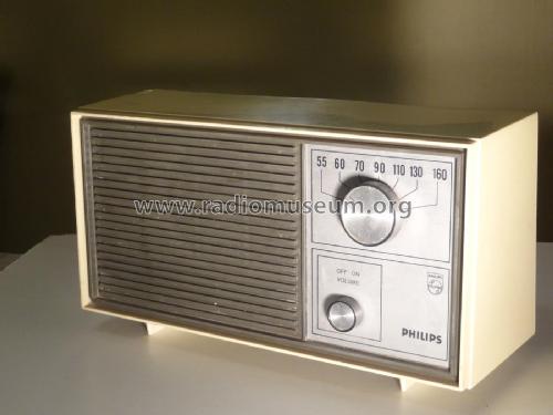 09RB-098; Philips Chilena S.A. (ID = 2055317) Radio