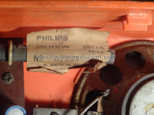 09RB-098; Philips Chilena S.A. (ID = 2055490) Radio