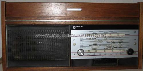 22RH370 /19; Philips Belgium (ID = 1107534) Radio