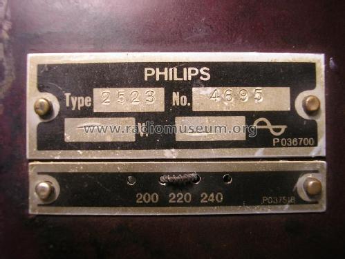 2523; Philips; Eindhoven (ID = 1078939) Radio