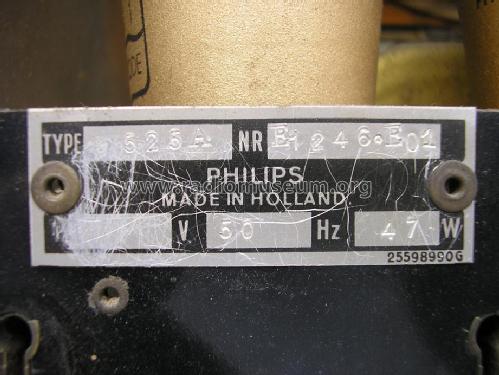 525A; Philips; Eindhoven (ID = 1567708) Radio
