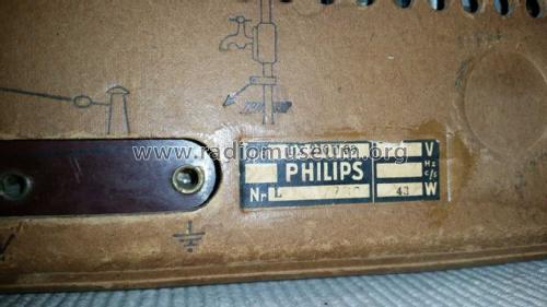 BX210U /09; Philips Belgium (ID = 2537758) Radio