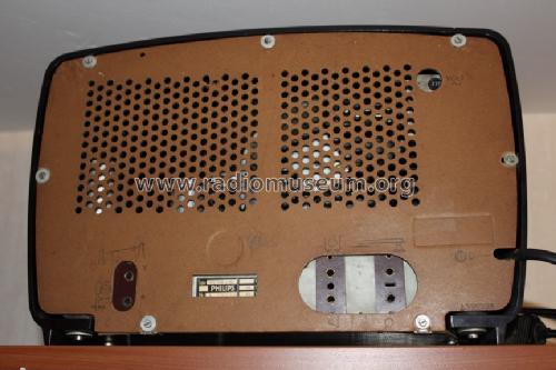 BX310A /03; Philips Belgium (ID = 852502) Radio