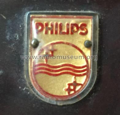 BX321A /12; Philips Belgium (ID = 2673198) Radio