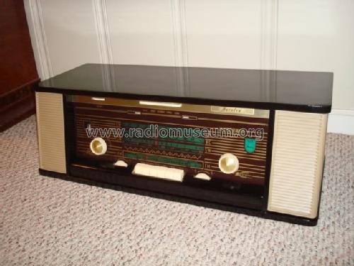 1960s Philips Reverbeo radio in polished wooden cabinet with large tuning  scale