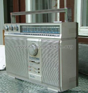 Four Band AM-FM Radio Receiver D-2813 /02; Philips; Eindhoven (ID = 1475271) Radio