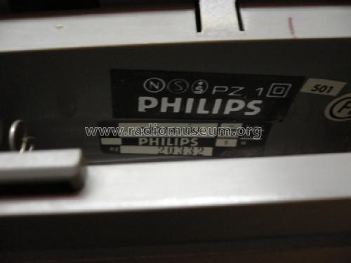 Four Band Portable Radio D2214 /00; Philips Malaysia; (ID = 1581840) Radio