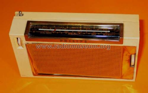 L2X12T; Philips; Eindhoven (ID = 389819) Radio