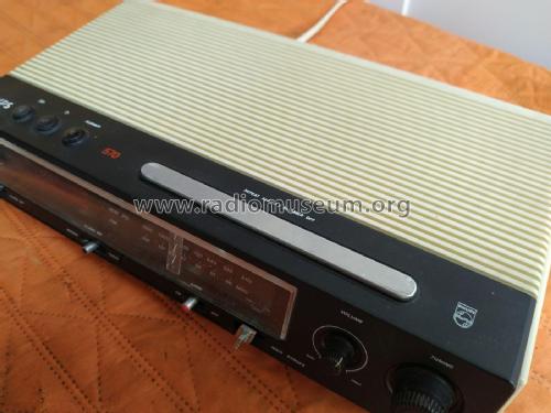 Clock-radio 90AS570 /00; Philips Hong Kong (ID = 2555628) Radio