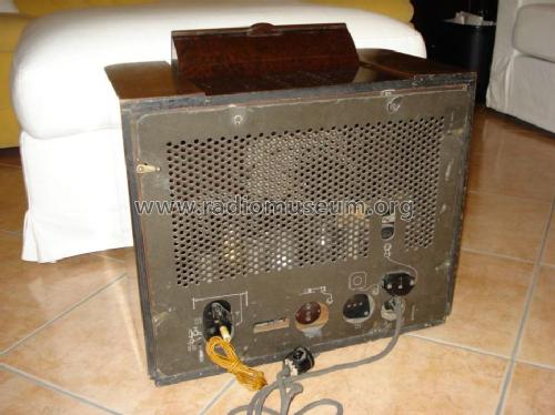 695U-14; Philips akc. spol., (ID = 694426) Radio