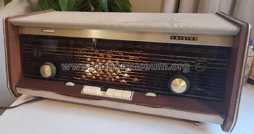 Hilversum Conbrio B5Z17A; Philips Electrical (ID = 2888257) Radio