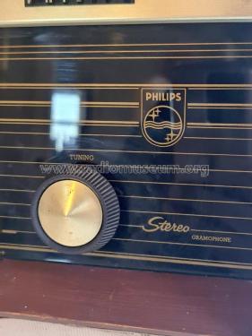 Hilversum Conbrio B5Z17A; Philips Electrical (ID = 2888266) Radio