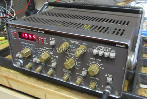 Function Generator 1mHz - 20MHz PM5134; Philips Radios - (ID = 1685330) Equipment