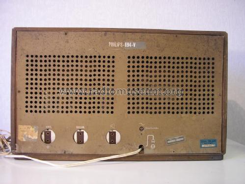 694-V; Philips Finland - (ID = 940243) Radio