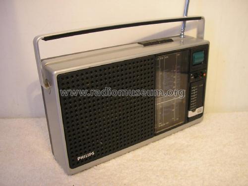 90RL650 /00R /15R /22R; Philips Ibérica, (ID = 2102588) Radio