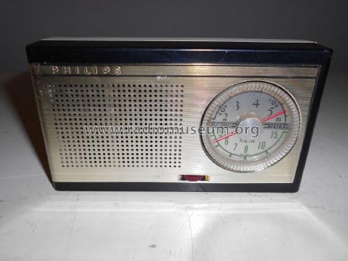 L1I00T; Philips Italy; (ID = 2300805) Radio