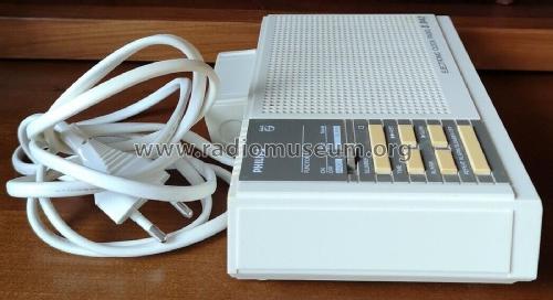 Electronic Clock Radio 3 Band FM MW LW Receiver D3142 /19S; Philips Malaysia; (ID = 2905859) Radio