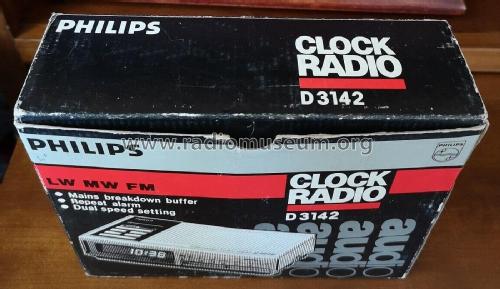 Electronic Clock Radio 3 Band FM MW LW Receiver D3142 /19S; Philips Malaysia; (ID = 2905870) Radio